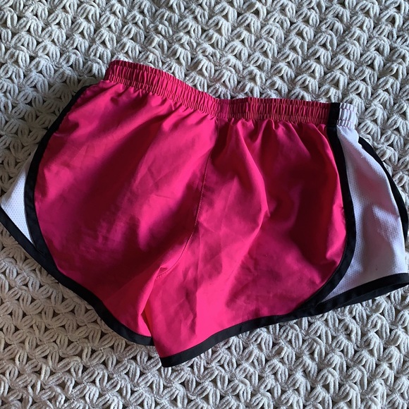 Kids Nike Running Shorts - Picture 3 of 3
